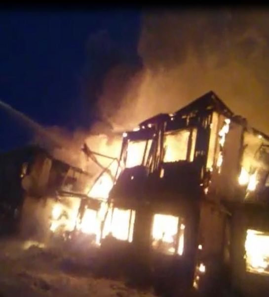 56 сотрудников МЧС РФ ликвидируют затяжной пожар на Ямале 