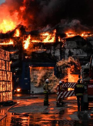 СК раскрыл причину пожара на складе в районе трех вокзалов в Москве