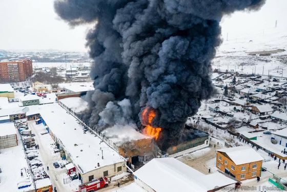 В Красноярском крае объявлен траур по погибшим при пожаре на складе