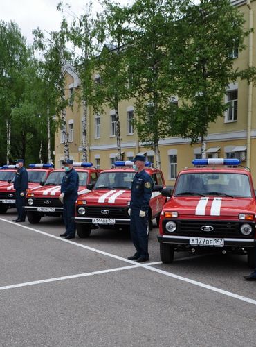 В Ленинградской области 1 июня состоялось вручение пожарно-спасательной техники