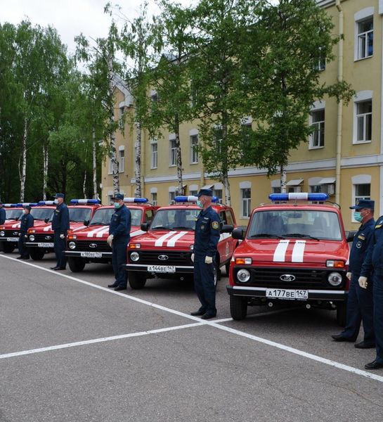 В Ленинградской области 1 июня состоялось вручение пожарно-спасательной техники