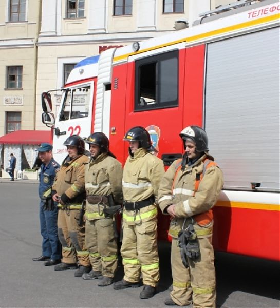 Пожарные обеспечивают безопасность на Международном Юридическом Форуме в Санкт-Петербурге