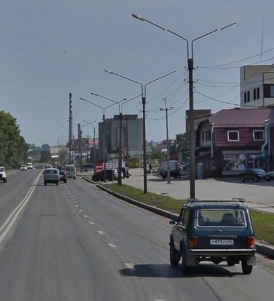 В городе Бердск Новосибирской области перекрыто движение из-за задымления от крупного пожара