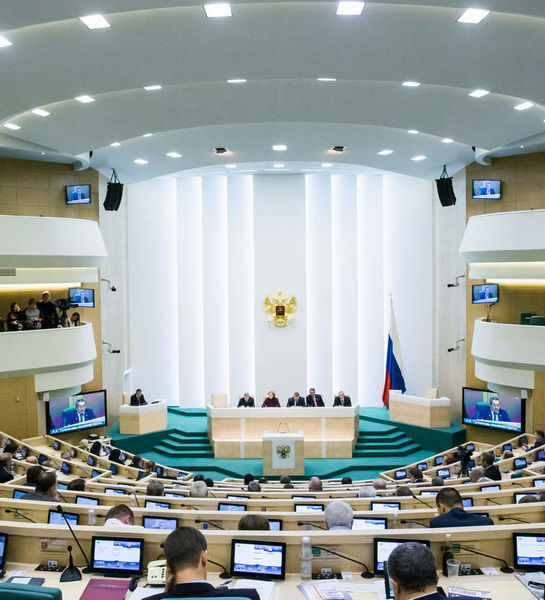 Глава МЧС России Владимир Пучков выступил с докладом в Совете Федерации в рамках Правительственного часа