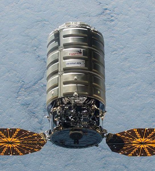 На орбите NASA подожгло грузовой корабль Cygnus