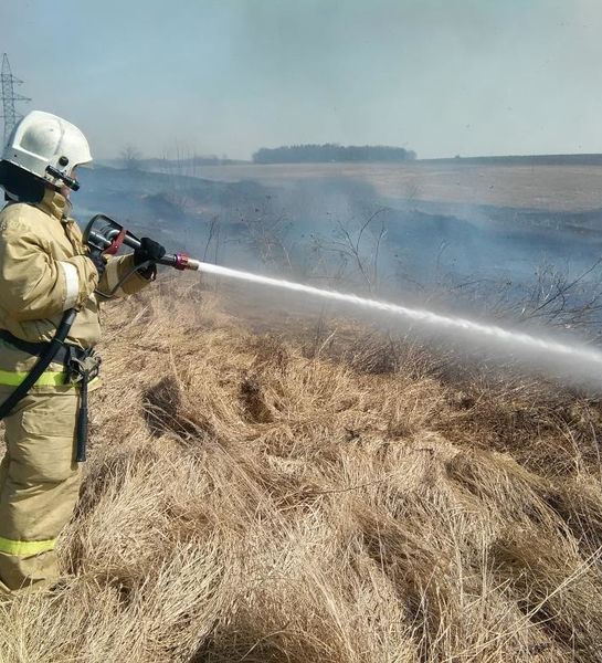 В Хакасии спасли от огня село Новоенисейка 