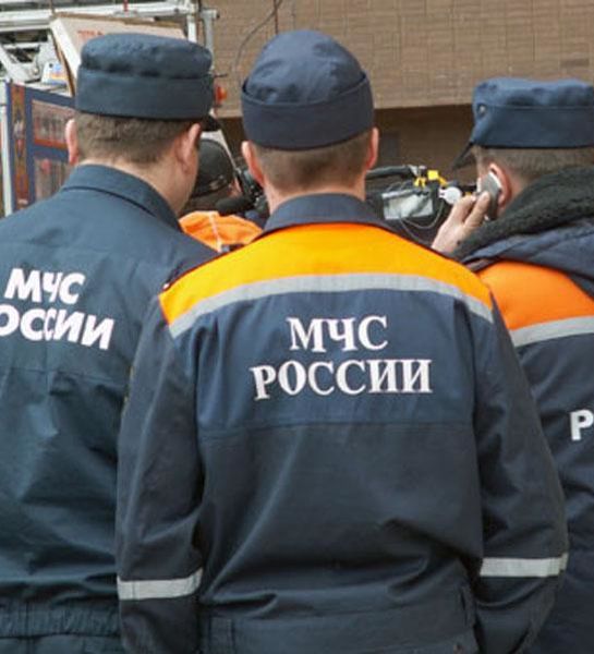 МЧС России меняет чиновников на пожарных и спасателей