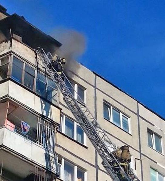 Пожарные Подмосковья спасли 15 человек из горящего здания