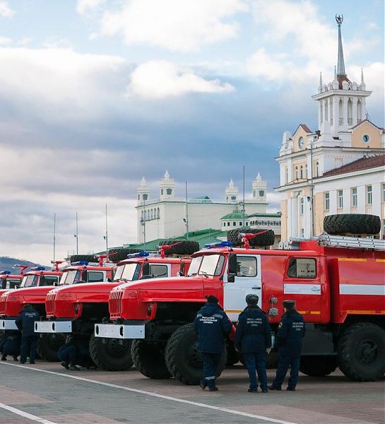 В районы Бурятии передали новые пожарные машины