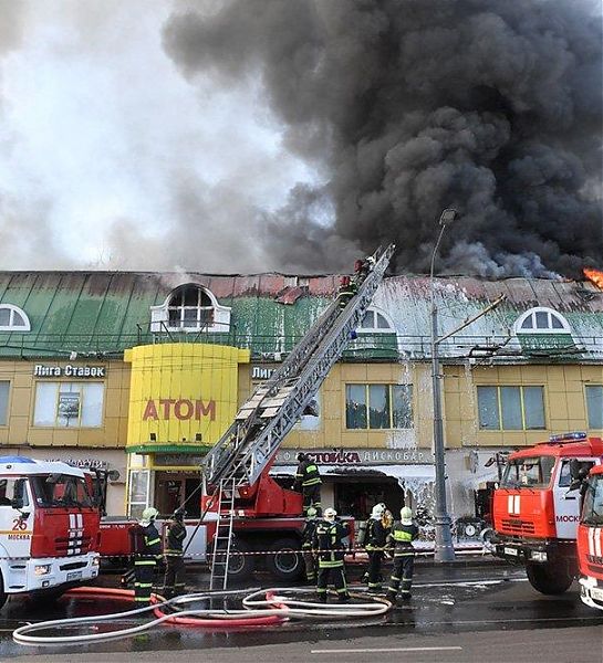 Часть охваченного пожаром здания в Москве могла быть самостроем
