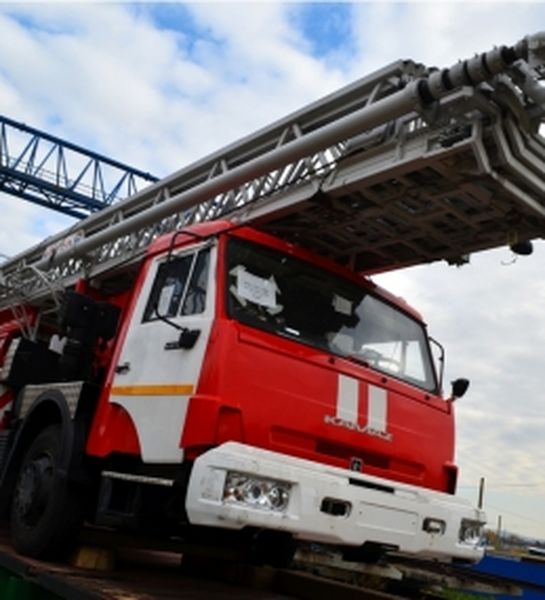 Автопарк пожарных Иркутской области пополнился двумя спецмашинами