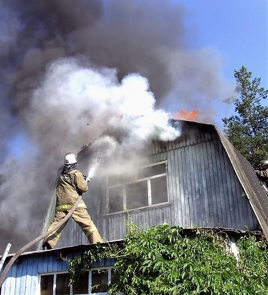 Пожарная безопасность на даче. Профилактика пожаров в садовых товариществах. Как обезопасить дачу от лесного пожара.
