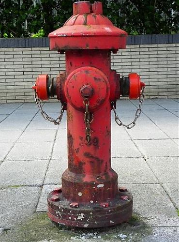 Пожарные гидранты в США. Наземный пожарный гидрант. Подземный пожарный гидрант.
