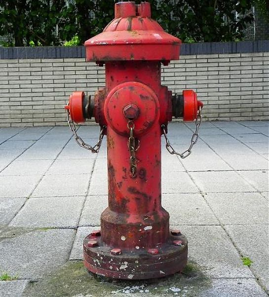 Пожарные гидранты в США. Наземный пожарный гидрант. Подземный пожарный гидрант.