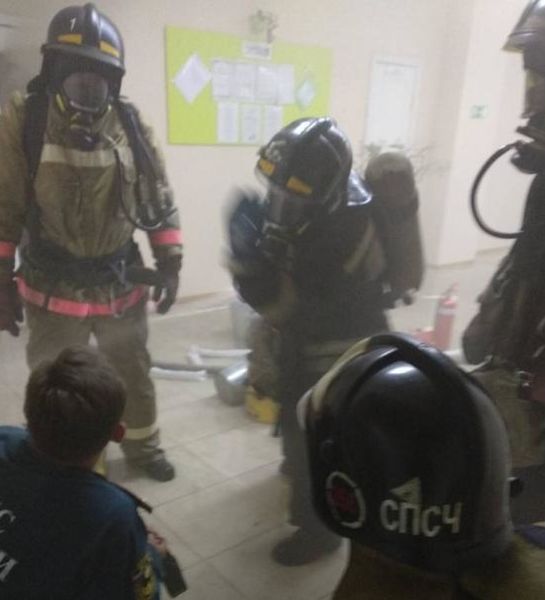 Из-за пожара в Иркутском доме-интернате эвакуировали 120 детей