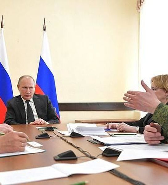 Владимир Путин провёл совещание по вопросу о последствиях пожара в Кемерово