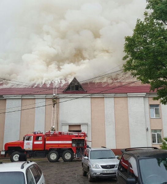 В здании, где через 10 минут губернатор Сахалина собирался провести встречу с населением, загорелся пожар