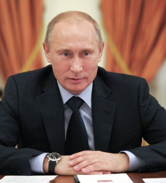 Владимир Путин поздравил российских пожарных с профессиональным праздником
